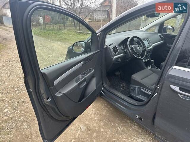 Сірий Фольксваген Шаран, об'ємом двигуна 1.97 л та пробігом 210 тис. км за 18500 $, фото 8 на Automoto.ua