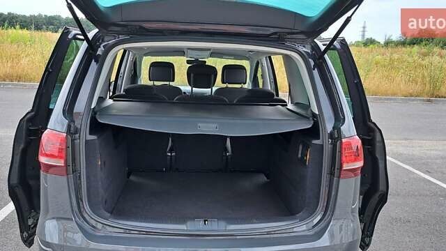 Серый Фольксваген Шаран, объемом двигателя 1.97 л и пробегом 255 тыс. км за 19399 $, фото 25 на Automoto.ua