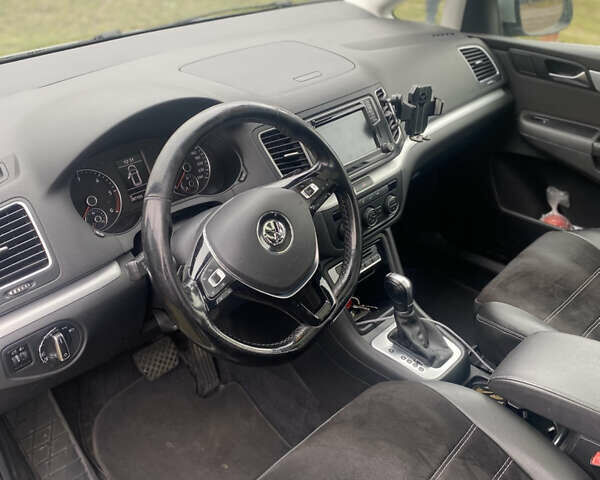 Серый Фольксваген Шаран, объемом двигателя 1.97 л и пробегом 287 тыс. км за 19000 $, фото 10 на Automoto.ua