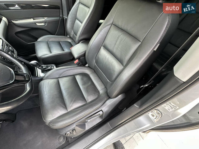 Серый Фольксваген Шаран, объемом двигателя 2 л и пробегом 244 тыс. км за 21300 $, фото 63 на Automoto.ua