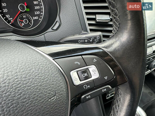 Серый Фольксваген Шаран, объемом двигателя 2 л и пробегом 244 тыс. км за 21300 $, фото 67 на Automoto.ua