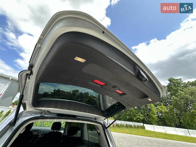 Серый Фольксваген Шаран, объемом двигателя 2 л и пробегом 244 тыс. км за 21300 $, фото 60 на Automoto.ua