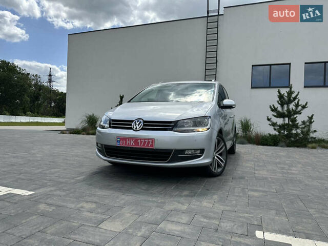 Серый Фольксваген Шаран, объемом двигателя 2 л и пробегом 244 тыс. км за 21300 $, фото 2 на Automoto.ua