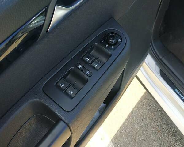 Сірий Фольксваген Шаран, об'ємом двигуна 1.97 л та пробігом 271 тис. км за 16600 $, фото 10 на Automoto.ua