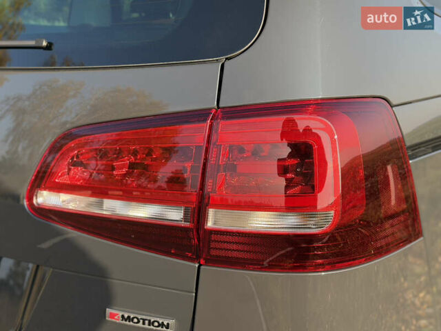 Серый Фольксваген Шаран, объемом двигателя 2 л и пробегом 225 тыс. км за 23800 $, фото 17 на Automoto.ua