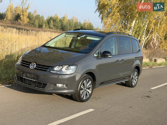 Серый Фольксваген Шаран, объемом двигателя 2 л и пробегом 225 тыс. км за 23800 $, фото 7 на Automoto.ua