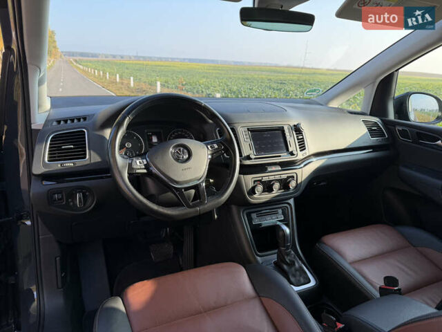 Серый Фольксваген Шаран, объемом двигателя 2 л и пробегом 225 тыс. км за 23800 $, фото 37 на Automoto.ua