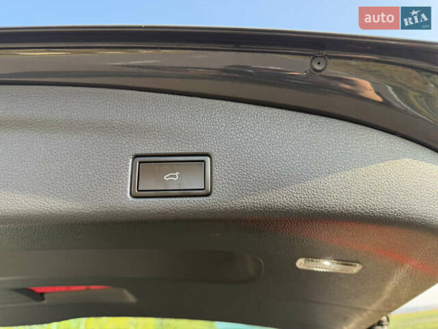 Серый Фольксваген Шаран, объемом двигателя 2 л и пробегом 225 тыс. км за 23800 $, фото 33 на Automoto.ua