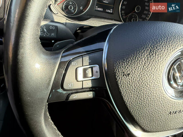 Серый Фольксваген Шаран, объемом двигателя 2 л и пробегом 225 тыс. км за 23800 $, фото 25 на Automoto.ua