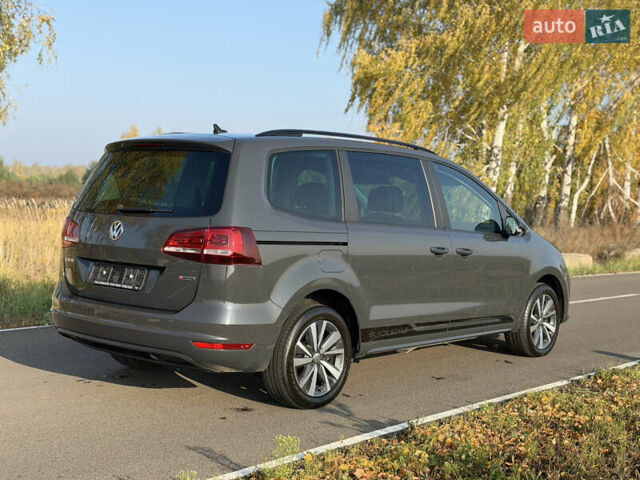 Серый Фольксваген Шаран, объемом двигателя 2 л и пробегом 225 тыс. км за 23800 $, фото 10 на Automoto.ua