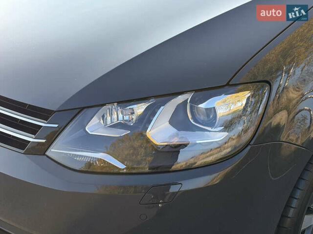 Серый Фольксваген Шаран, объемом двигателя 2 л и пробегом 225 тыс. км за 23800 $, фото 13 на Automoto.ua