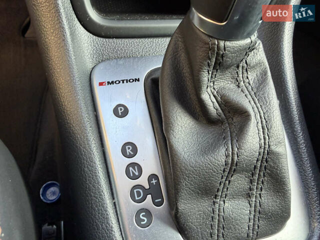 Серый Фольксваген Шаран, объемом двигателя 2 л и пробегом 225 тыс. км за 23800 $, фото 38 на Automoto.ua