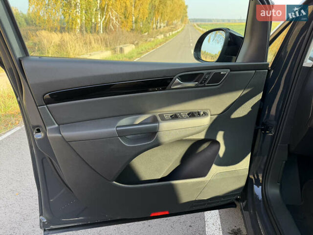 Серый Фольксваген Шаран, объемом двигателя 2 л и пробегом 225 тыс. км за 23800 $, фото 22 на Automoto.ua