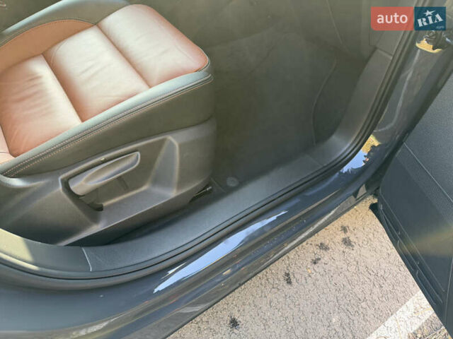 Серый Фольксваген Шаран, объемом двигателя 2 л и пробегом 225 тыс. км за 23800 $, фото 47 на Automoto.ua