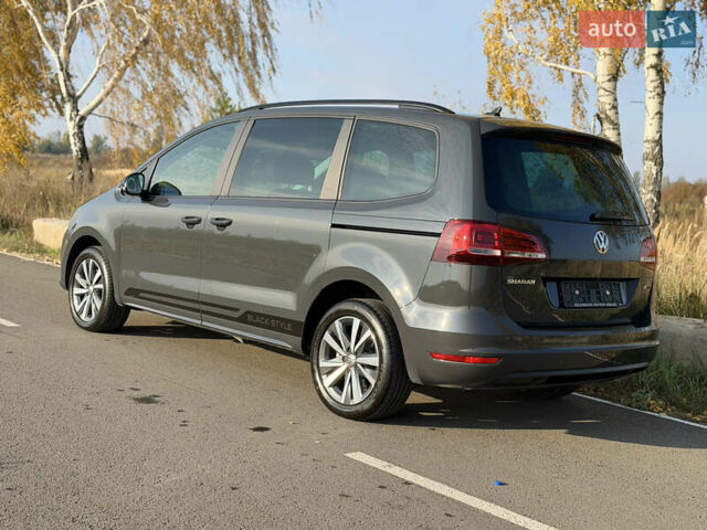 Серый Фольксваген Шаран, объемом двигателя 2 л и пробегом 225 тыс. км за 23800 $, фото 5 на Automoto.ua