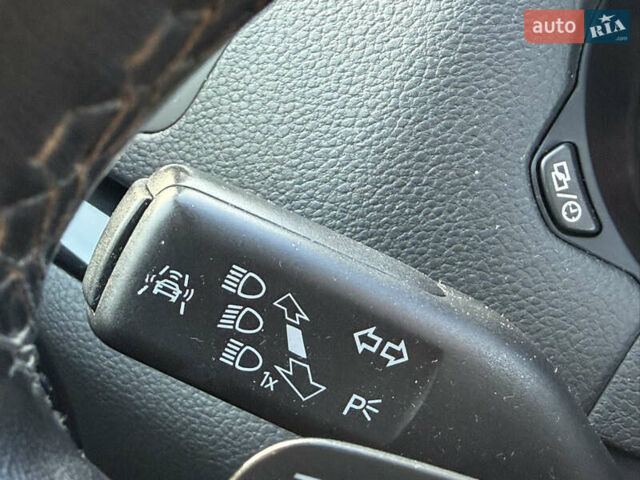 Серый Фольксваген Шаран, объемом двигателя 2 л и пробегом 225 тыс. км за 23800 $, фото 54 на Automoto.ua