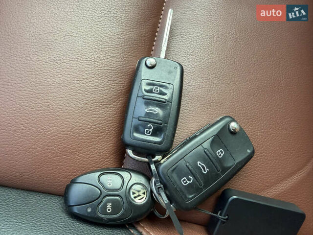 Серый Фольксваген Шаран, объемом двигателя 2 л и пробегом 225 тыс. км за 23800 $, фото 42 на Automoto.ua