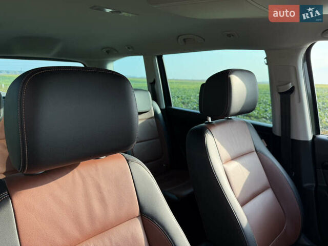 Серый Фольксваген Шаран, объемом двигателя 2 л и пробегом 225 тыс. км за 23800 $, фото 51 на Automoto.ua