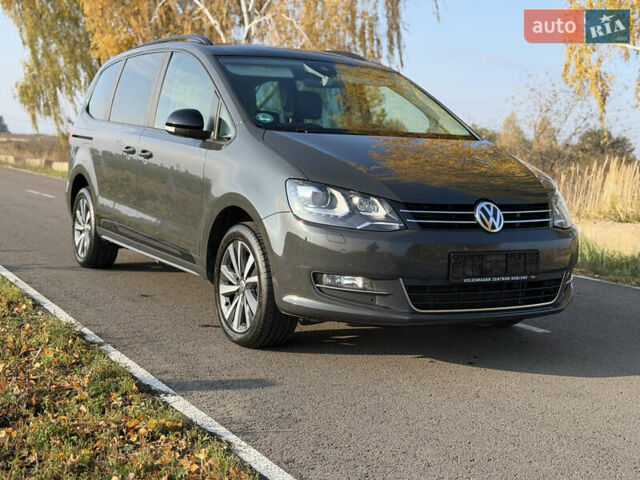 Серый Фольксваген Шаран, объемом двигателя 2 л и пробегом 225 тыс. км за 23800 $, фото 12 на Automoto.ua