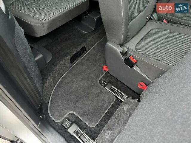 Сірий Фольксваген Шаран, об'ємом двигуна 1.97 л та пробігом 66 тис. км за 29000 $, фото 75 на Automoto.ua