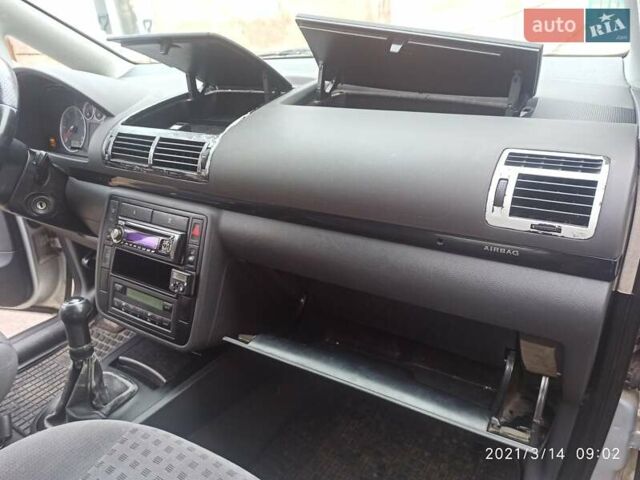 Серый Фольксваген Шаран, объемом двигателя 1.9 л и пробегом 360 тыс. км за 4500 $, фото 8 на Automoto.ua