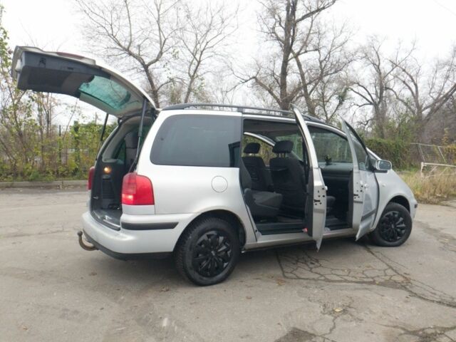 Серый Фольксваген Шаран, объемом двигателя 0 л и пробегом 333 тыс. км за 2500 $, фото 16 на Automoto.ua