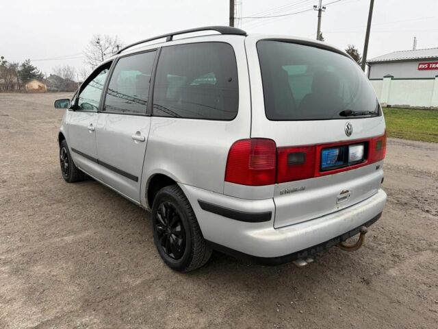 Серый Фольксваген Шаран, объемом двигателя 0 л и пробегом 333 тыс. км за 2500 $, фото 3 на Automoto.ua