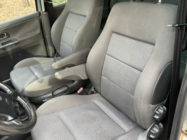 Серый Фольксваген Шаран, объемом двигателя 1.9 л и пробегом 300 тыс. км за 4450 $, фото 12 на Automoto.ua