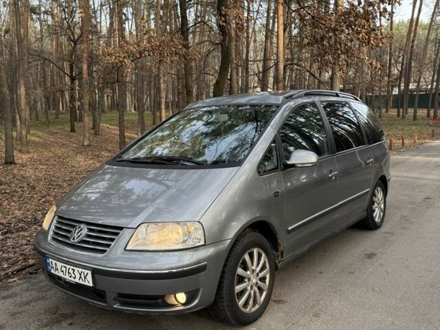 Серый Фольксваген Шаран, объемом двигателя 1.9 л и пробегом 300 тыс. км за 4450 $, фото 6 на Automoto.ua