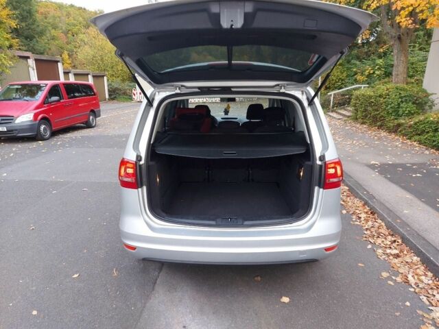 Серый Фольксваген Шаран, объемом двигателя 2 л и пробегом 205 тыс. км за 8118 $, фото 6 на Automoto.ua