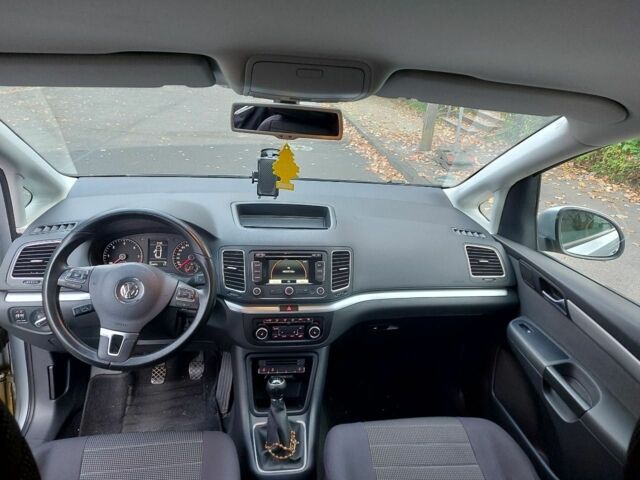 Серый Фольксваген Шаран, объемом двигателя 2 л и пробегом 205 тыс. км за 8118 $, фото 7 на Automoto.ua