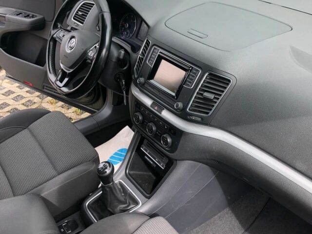 Серый Фольксваген Шаран, объемом двигателя 2 л и пробегом 150 тыс. км за 7000 $, фото 10 на Automoto.ua