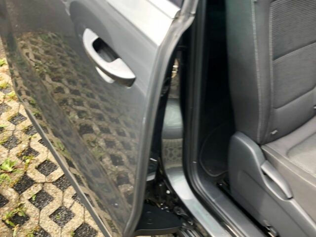 Серый Фольксваген Шаран, объемом двигателя 2 л и пробегом 150 тыс. км за 7000 $, фото 17 на Automoto.ua