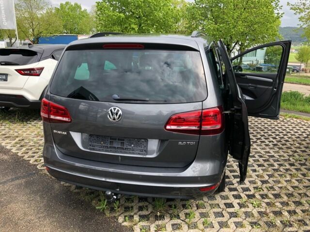 Серый Фольксваген Шаран, объемом двигателя 2 л и пробегом 150 тыс. км за 7000 $, фото 12 на Automoto.ua