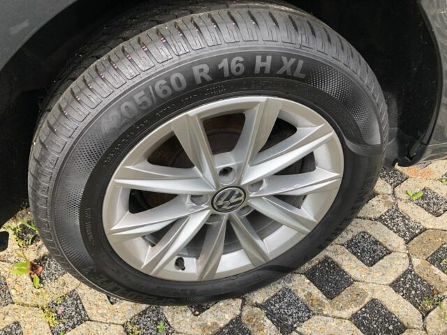 Серый Фольксваген Шаран, объемом двигателя 2 л и пробегом 150 тыс. км за 7000 $, фото 23 на Automoto.ua