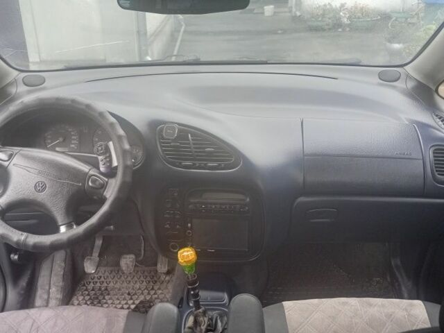 Синій Фольксваген Шаран, об'ємом двигуна 2.8 л та пробігом 470 тис. км за 1999 $, фото 5 на Automoto.ua