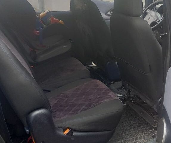 Синій Фольксваген Шаран, об'ємом двигуна 2.8 л та пробігом 470 тис. км за 1999 $, фото 6 на Automoto.ua