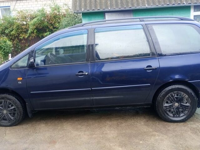 Синій Фольксваген Шаран, об'ємом двигуна 2.8 л та пробігом 470 тис. км за 1999 $, фото 2 на Automoto.ua