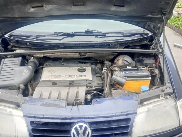 Синій Фольксваген Шаран, об'ємом двигуна 2.8 л та пробігом 470 тис. км за 1999 $, фото 4 на Automoto.ua