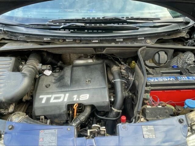 Синий Фольксваген Шаран, объемом двигателя 1.9 л и пробегом 294 тыс. км за 4700 $, фото 12 на Automoto.ua