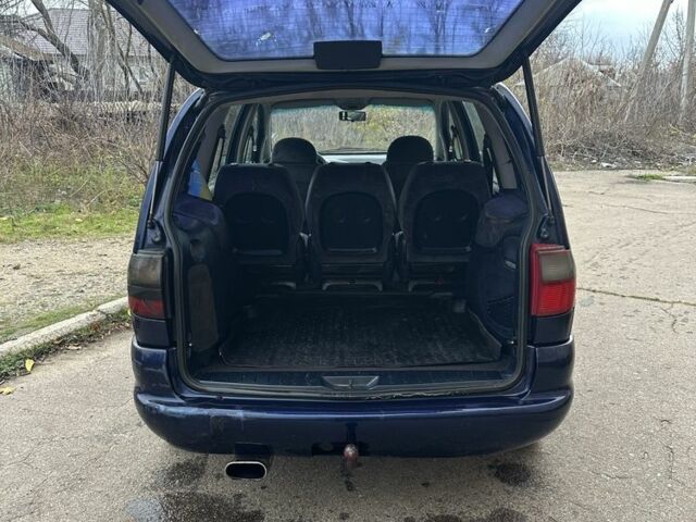 Синий Фольксваген Шаран, объемом двигателя 1.9 л и пробегом 231 тыс. км за 1450 $, фото 7 на Automoto.ua