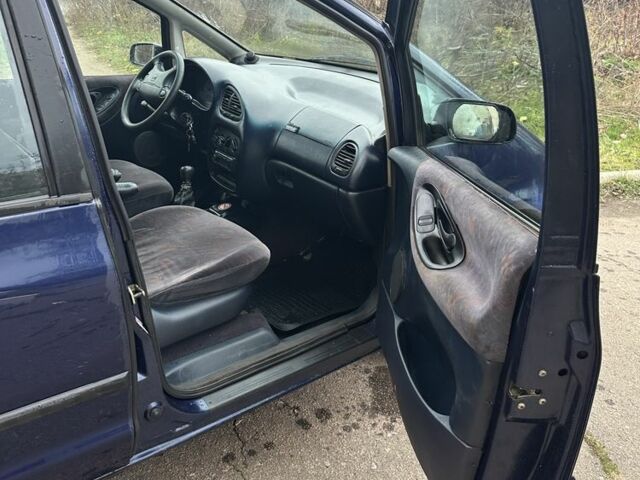 Синий Фольксваген Шаран, объемом двигателя 1.9 л и пробегом 231 тыс. км за 1450 $, фото 8 на Automoto.ua