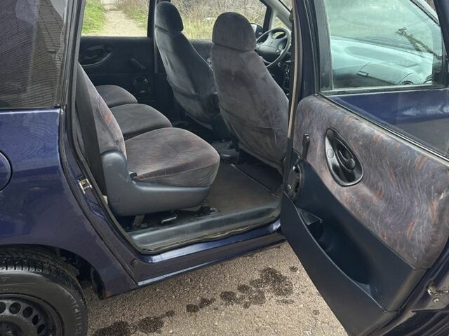 Синий Фольксваген Шаран, объемом двигателя 1.9 л и пробегом 231 тыс. км за 1450 $, фото 9 на Automoto.ua