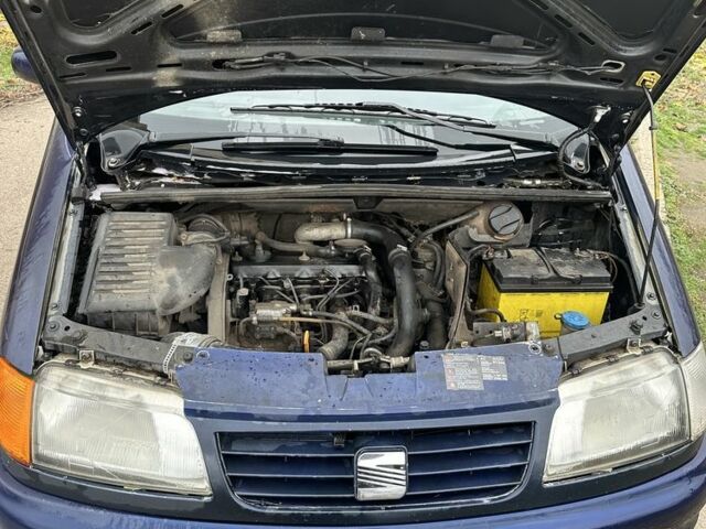 Синий Фольксваген Шаран, объемом двигателя 1.9 л и пробегом 231 тыс. км за 1450 $, фото 4 на Automoto.ua