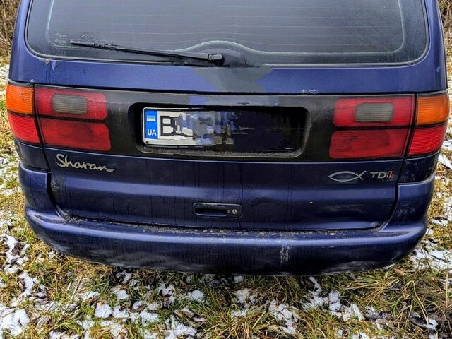 Синий Фольксваген Шаран, объемом двигателя 1.9 л и пробегом 322 тыс. км за 2700 $, фото 1 на Automoto.ua