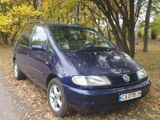 Фольксваген Шаран 1999 в Черкассах на Automoto.ua Синий Фольксваген Шаран, объемом двигателя 1.9 л и пробегом 379 тыс. км за 4200 $, фото 1 на Automoto.ua
