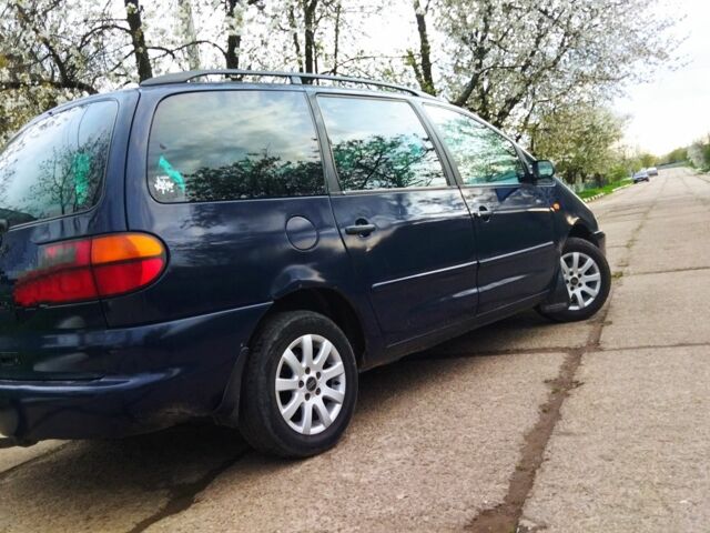 Синий Фольксваген Шаран, объемом двигателя 2 л и пробегом 420 тыс. км за 2850 $, фото 2 на Automoto.ua