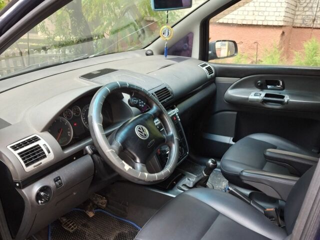 Синий Фольксваген Шаран, объемом двигателя 2 л и пробегом 281 тыс. км за 2700 $, фото 11 на Automoto.ua