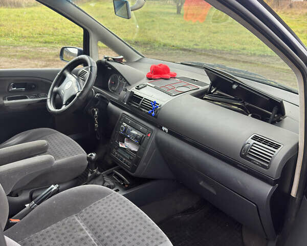 Синий Фольксваген Шаран, объемом двигателя 1.9 л и пробегом 298 тыс. км за 4200 $, фото 5 на Automoto.ua