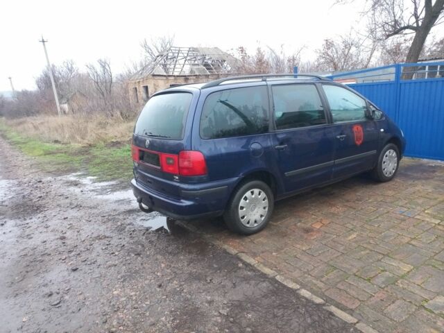 Синий Фольксваген Шаран, объемом двигателя 0 л и пробегом 350 тыс. км за 1538 $, фото 1 на Automoto.ua